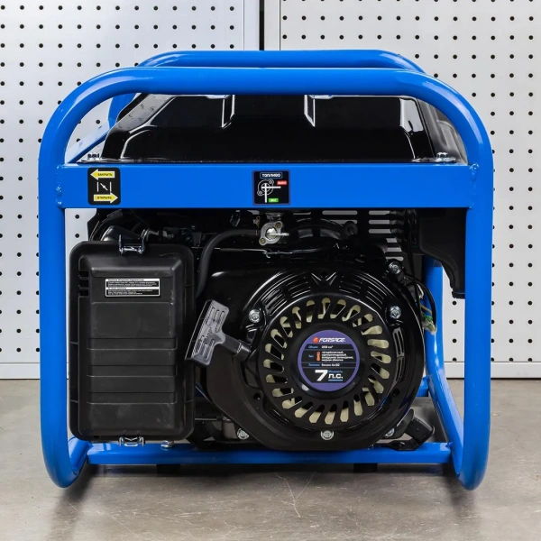 Генератор автономный бензиновый (830/2500Вт ном., 3 роз. 220В~50Гц+роз.400В, двиг.7л.с., бак для бензина 15л, бензин АИ-92, время раб. 8ч, шум 95дБ)