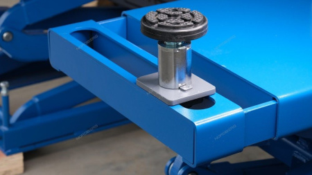 Подъемник ножничный 3,5т с встроенными адаптерами для SUV авто 380В синий/серый NORDBERG N631-3,5