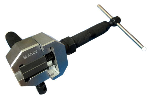 Инструмент для развальцовки труб проф. мощный AE&T TA-VT13881