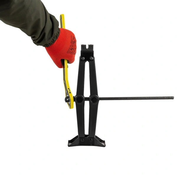 Домкрат механический ''ромб' 2т (hmin115мм, hmax 400мм, L-420мм) в водоотталкивающем чехле в комплекте с ключом трещоточным