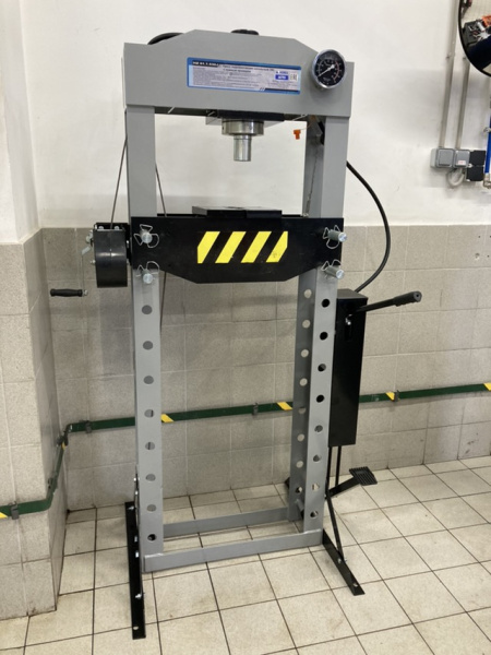 Пресс гидравлический с усилием 30 т (ручной и ножной привод) Хорекс Авто HZ 01.1.030J