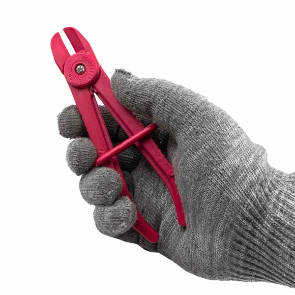 Зажим пластиковый для шлангов с фиксатором (L-155мм), на пластиковом держателе