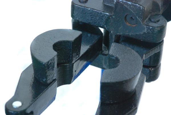 Стяжка пружин механическая AE&T T01403 (990 кг)