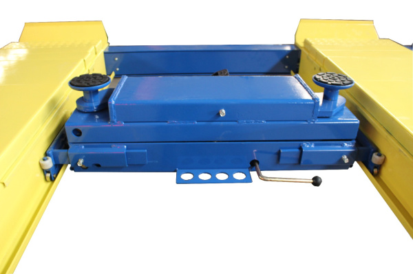 Подъемник четырехстоечный AE&T F5.5-4 (5.5т) с траверсой для сход-развала