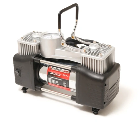 Компрессор поршневой автомобильный двухцилиндровый с фонарем в пластиковом кейсе F-2014360 ''FORSAGE''(65л/мин, 23А) 12V