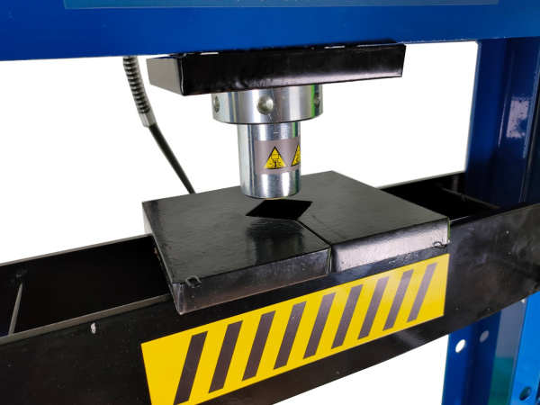 Пресс гидравлический напольный AE&T T61212T (12т)