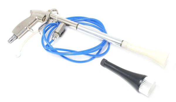 Пистолет пневматический ''Tornado''для химчистки салона а/м в комплекте со шлангом подачи моющего средства и сменной щеткой-насадкой