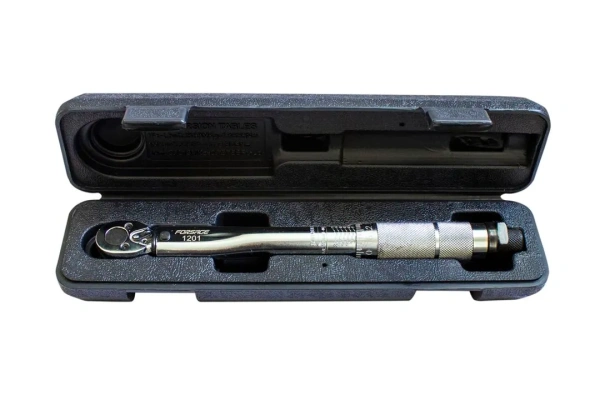 Ключ динамометрический щелчкового типа ''Profi''2-24Нм 1/4'',в пластиковом футляре (Taiwan)