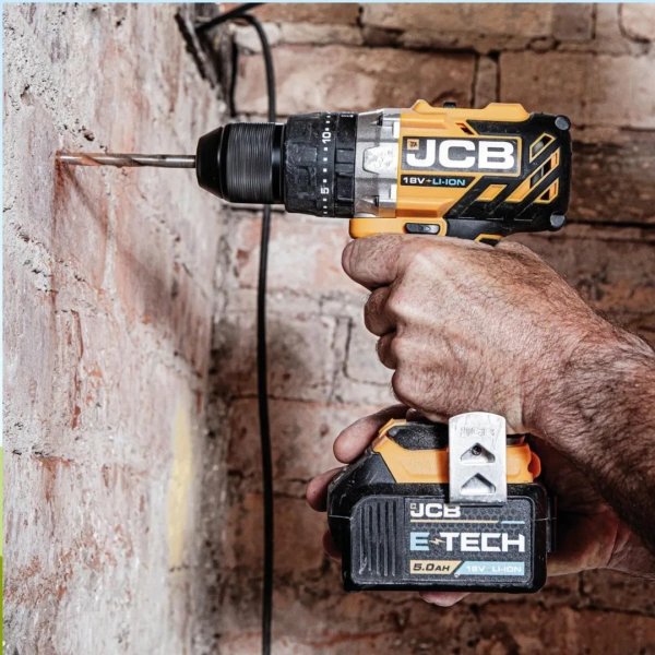 Дрель-шуруповерт аккумуляторная (JCB-BLCD-B-E) 18V, max 65Nm в комплекте с зарядным устройством (JCB-18VFC-E) 2.4A и батареей аккуму(JCB-20LI-E) 2.0AH