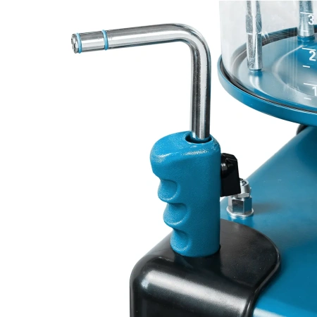 Установка пневматическая для сбора отработанного масла (бак 80л, мерная колба 10л, давление ≤1бар) передвижная с набором спец.инструмента 61пр.