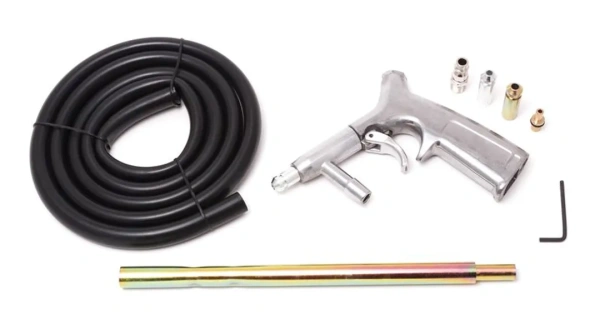 Пневмопистолет пескоструйный шлангового типа (3 сменных сопла, вход 1/4'', шланг 1.8м, расход воздуха 180л/мин, давление 6бар) в блистере