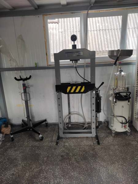 Пресс гидравлический 20 т (ручной и ножной привод) Хорекс Авто HZ 01.1.020J