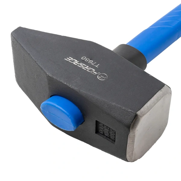 Молоток с фиберглассовой ручкой и резиновой противоскользящей накладкой (8000гр.,L ручки-800мм)