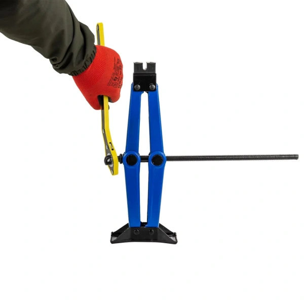 Домкрат механический ''ромб' 2т (hmin115мм, hmax 400мм, L-420мм) в водоотталкивающем чехле в комплекте с ключом трещоточным