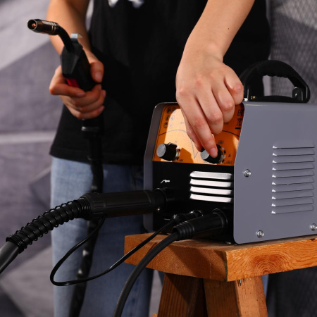 Сварочный полуавтомат DEKO DKWM190NG