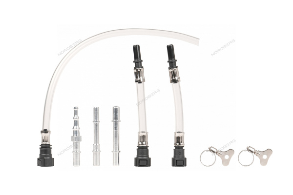 Шприц для заливки масла пластиковый с комплектом насадок NORDBERG NO1500 (1500 мл)