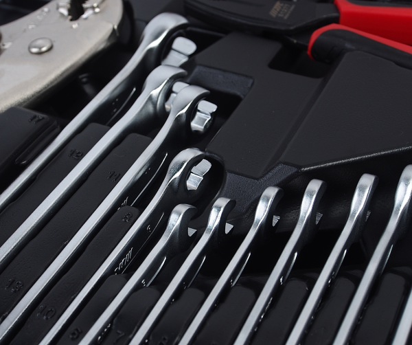 Набор инструментов 156 предметов слесарно-монтажный 1/4",1/2" 6-ти гранных в кейсе JTC-H156C-B72