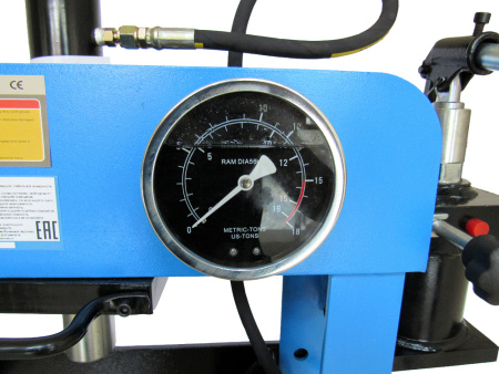 Настольный гидравлический пресс AE&T T61215 (15т)