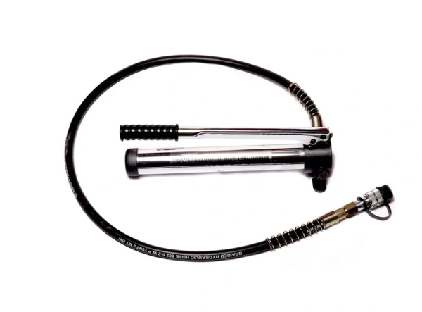 Насос гидравлический ручной 4т(объем масла-04л, давление-600bar,L шланга-1,5мм)