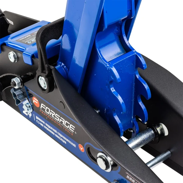 Домкрат подкатной гидравлический 2,5т с фиксацией (h min 140мм, h max 387мм) в кейсе с резиновой накладкой